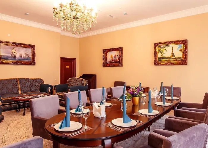 Alanda Hotel